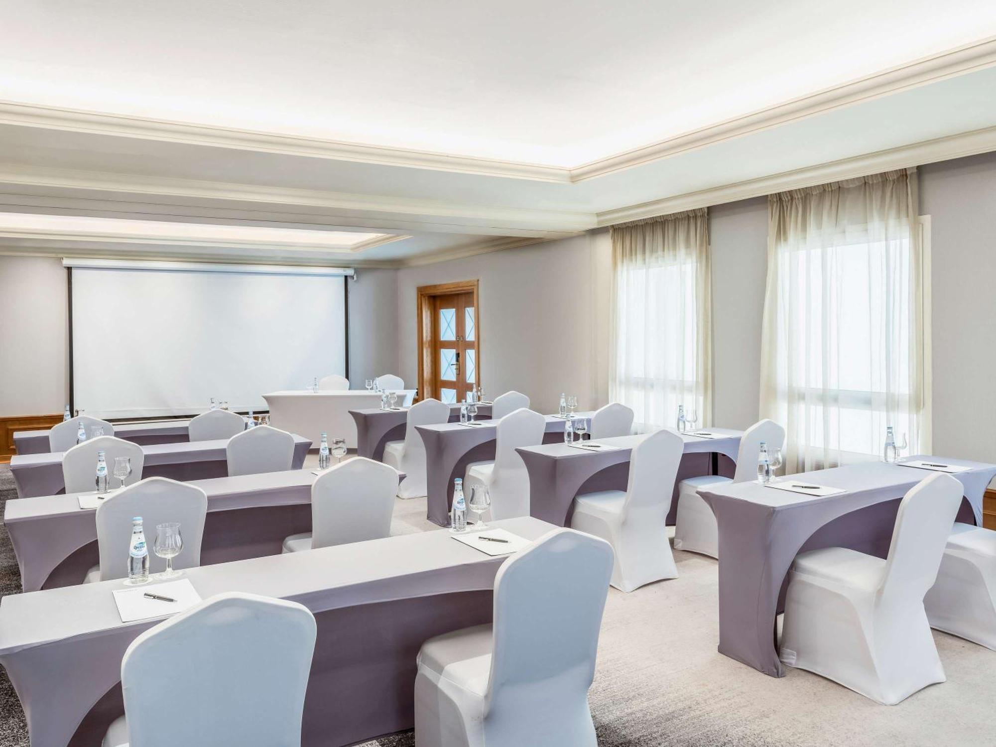 Moevenpick Hotel Doha Kültér fotó