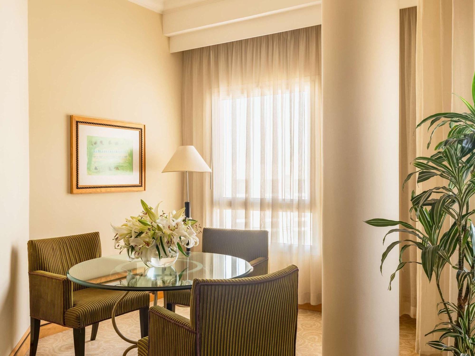 Moevenpick Hotel Doha Kültér fotó